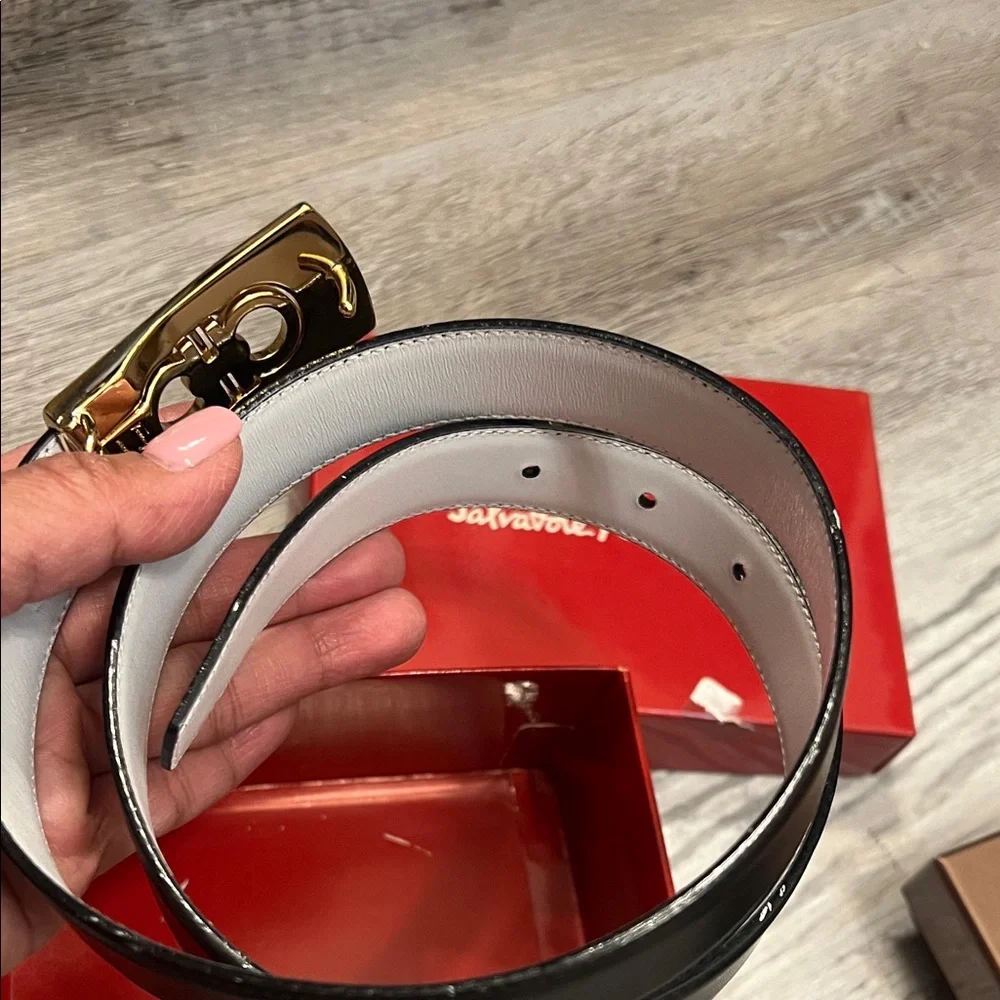 SOLD Salvatore Ferragamo Black Belt with Gold Buckle reversible black and white - Picture 3 of 3